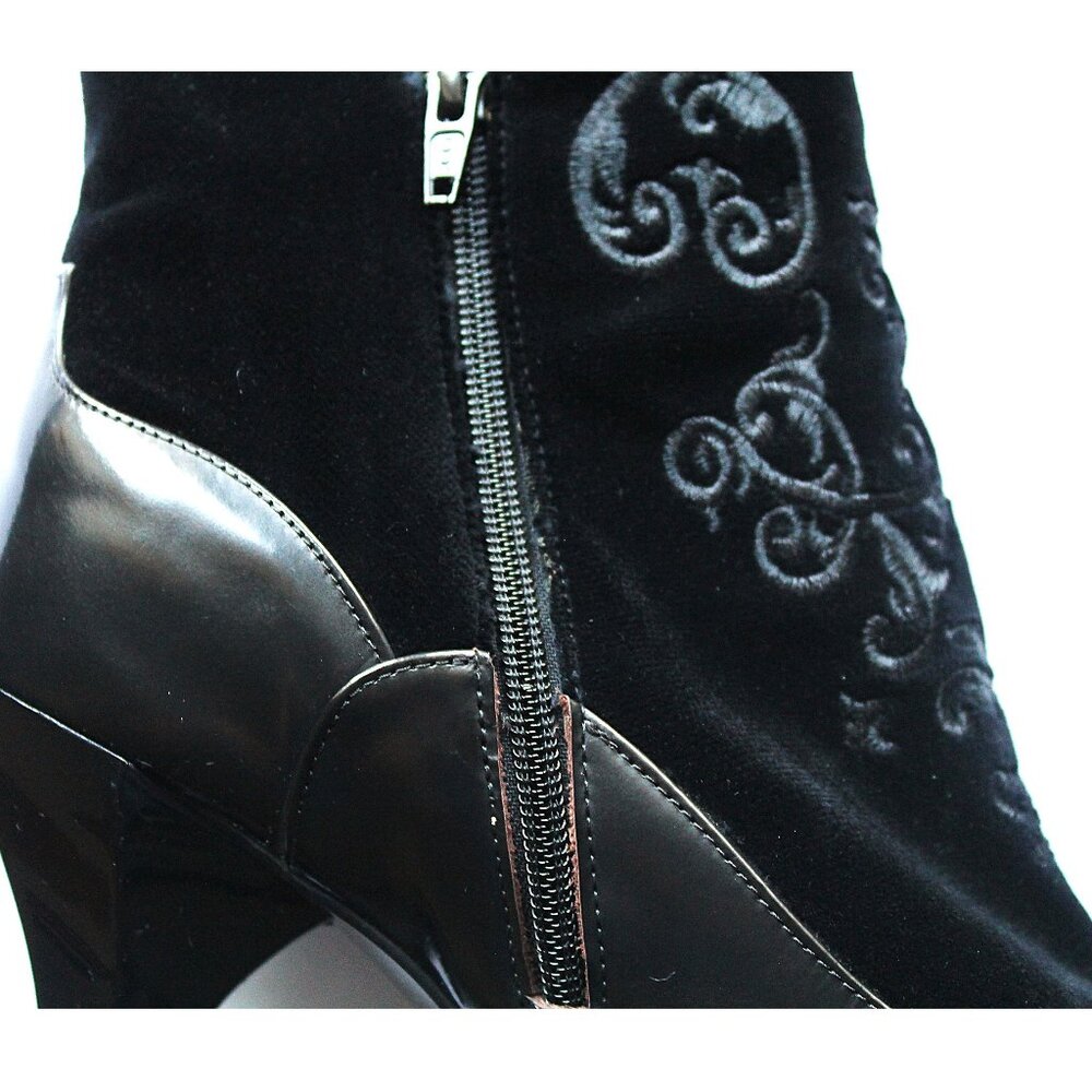 John Fluevog Baroque Lorrain Ankle Boot / Size 8.5 / Black Velvet Embroidered - Picture 8 of 12